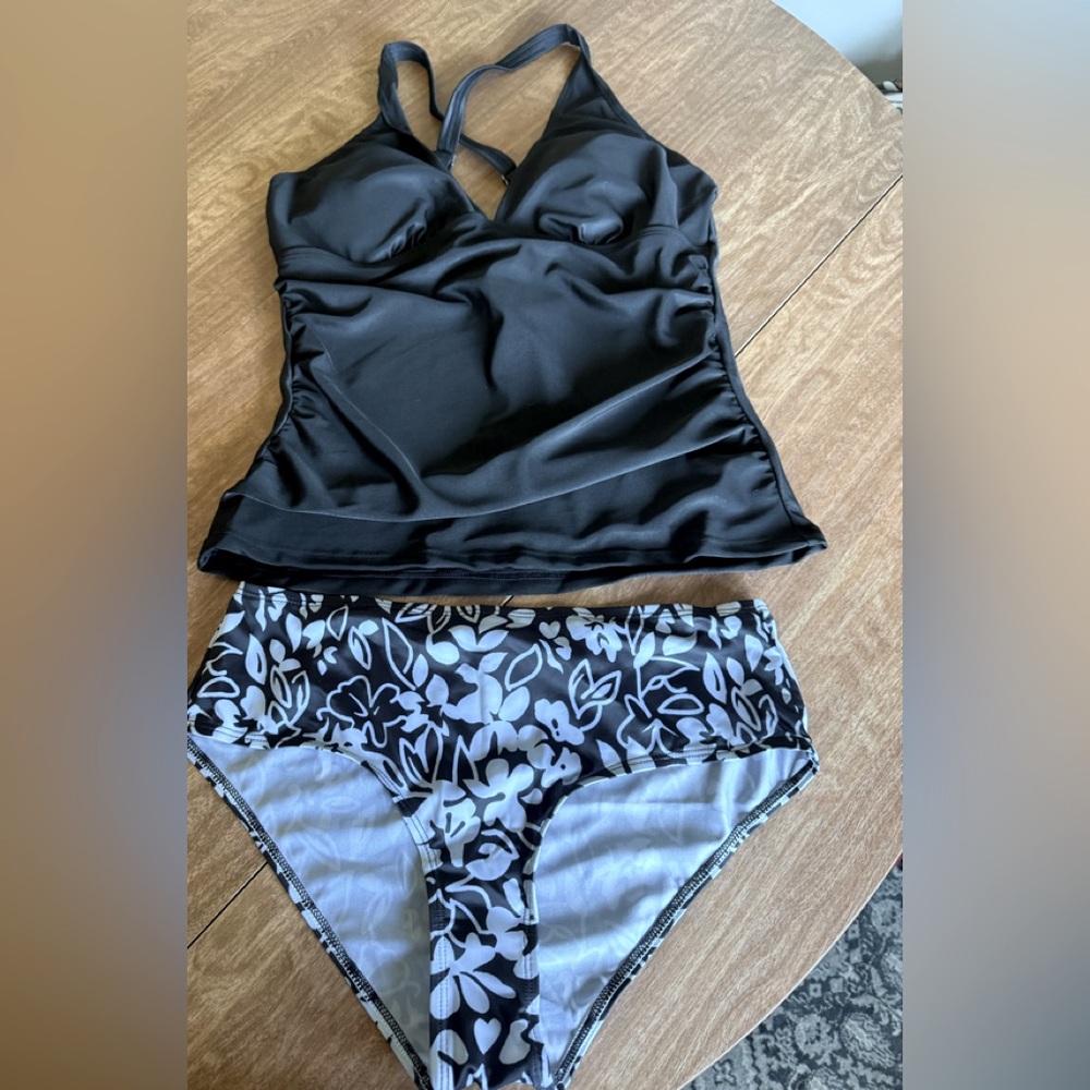 Black Floral Women's Tankini Set